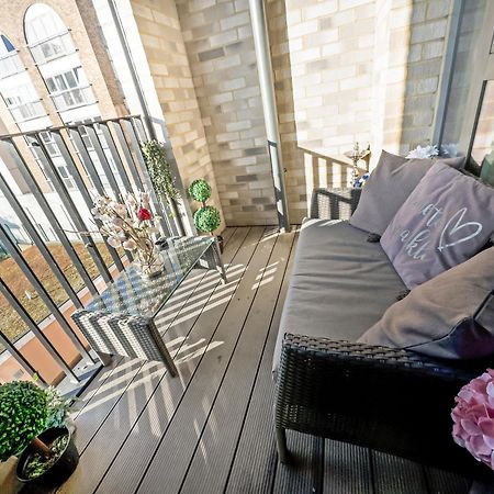 Greenwich Apartment With A River View & Balcony Near The 02 Arena & North Greenwich With Free Wifi & Fast Links Into Central London Exteriör bild